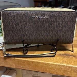 Michael Kors Brown and yellow   Large Wallet - rare